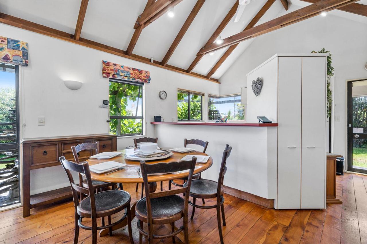 Waimea Cottage - Waikanae Holiday Home Exterior photo