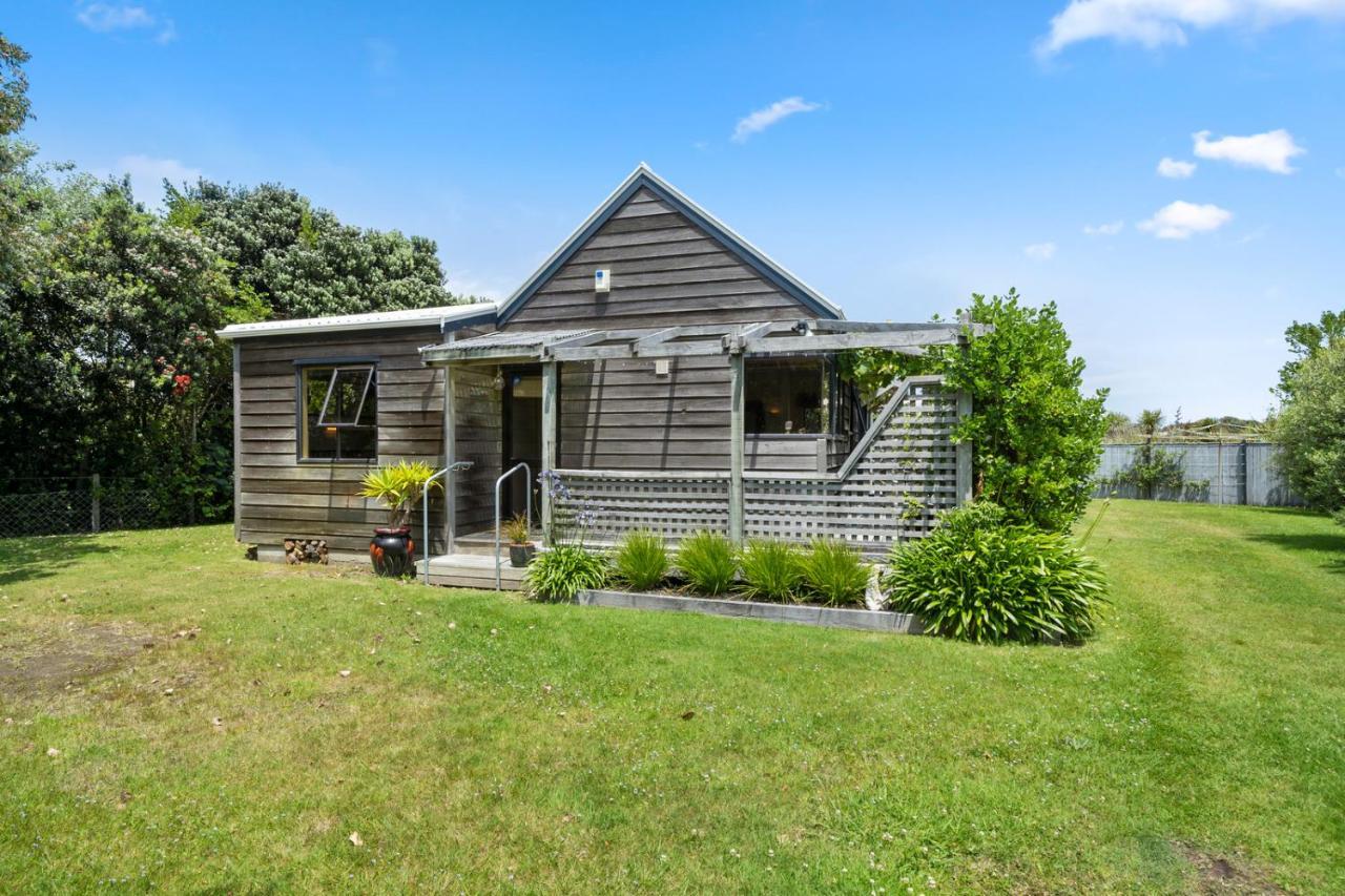 Waimea Cottage - Waikanae Holiday Home Exterior photo