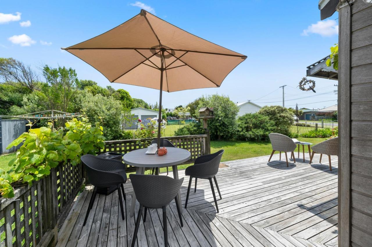 Waimea Cottage - Waikanae Holiday Home Exterior photo